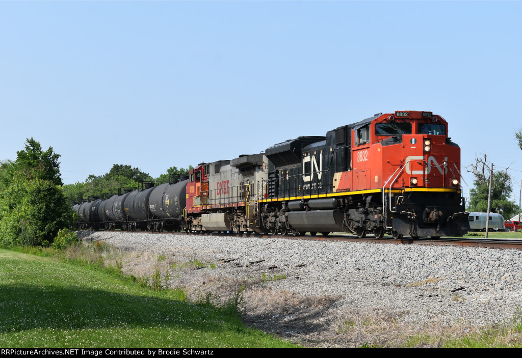 CN 8832